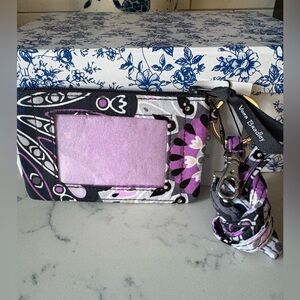 Vera Bradley NWT Zip ID Lanyard. Mimosa Medallion.